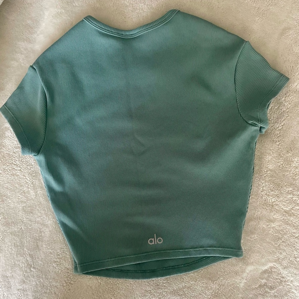 Alo Ribbed Crop Top - Picture 2 of 2